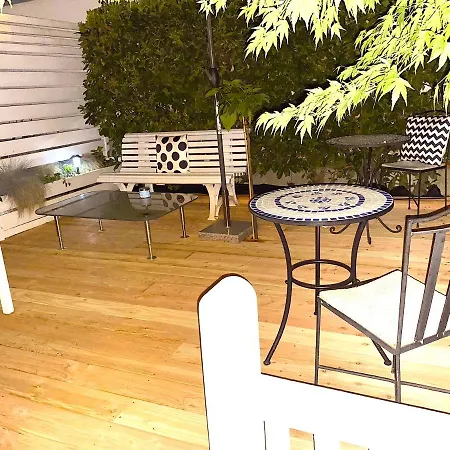 Villa Orchard Frankfurt Bed & Breakfast