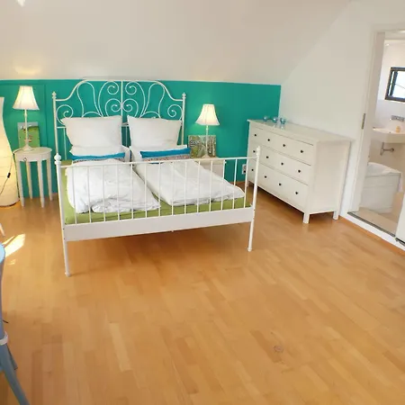 Villa Orchard Frankfurt Bed & Breakfast 5*