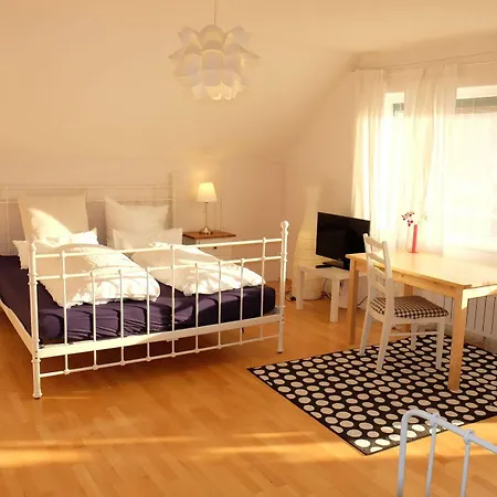 Villa Orchard Frankfurt Bed & Breakfast