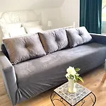 Orchard Frankfurt - Trade Fair Airport Bed & Breakfast 5*