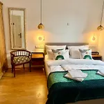 Bed & Breakfast Orchard Frankfurt - Trade Fair Airport Kriftel