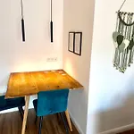 Orchard Frankfurt - Trade Fair Airport Bed & Breakfast Kriftel