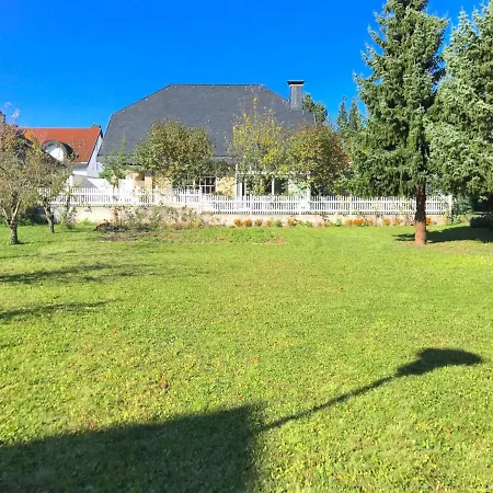 Orchard Frankfurt Bed and Breakfast Kriftel