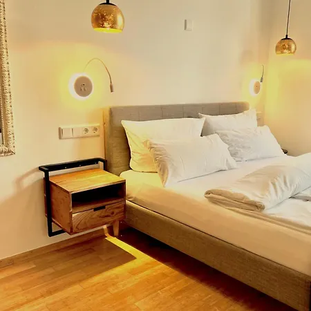 Orchard Frankfurt Schlüsseltresor 5*