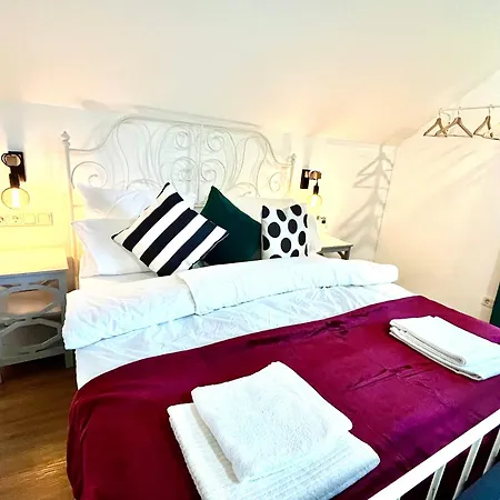 Orchard Frankfurt Schlüsseltresor 5*