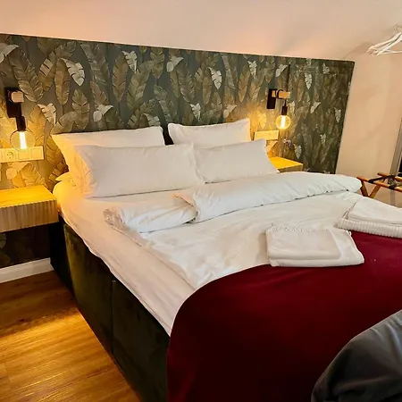 فندق مبيت وإفطار Orchard Frankfurt 5*