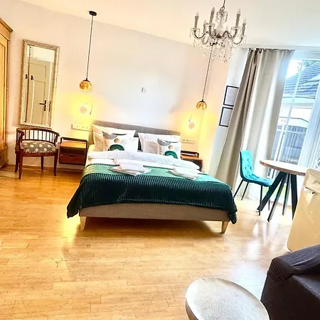 Orchard Frankfurt - Trade Fair Airport Bed & Breakfast 3*