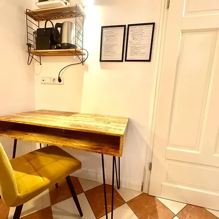 Villa Orchard Frankfurt - Trade Fair Airport Bed & Breakfast 3*