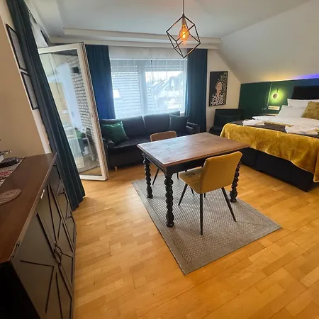 Villa Orchard Frankfurt - Trade Fair Airport