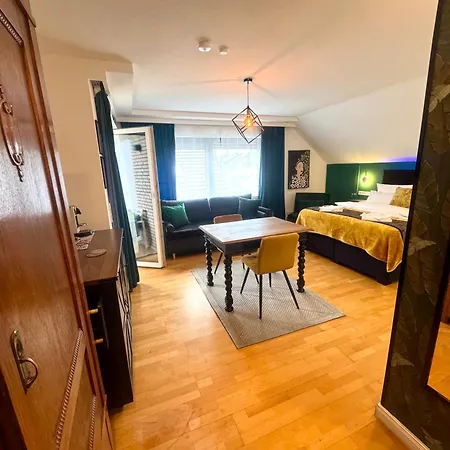 Bed & Breakfast Orchard Frankfurt - Trade Fair Airport Kriftel