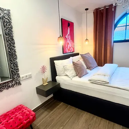 Orchard Frankfurt - Trade Fair Airport Bed & Breakfast Kriftel