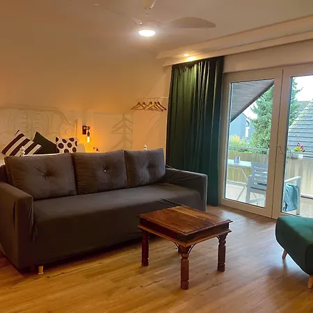 Villa Orchard Frankfurt - Trade Fair Airport Bed & Breakfast 3*