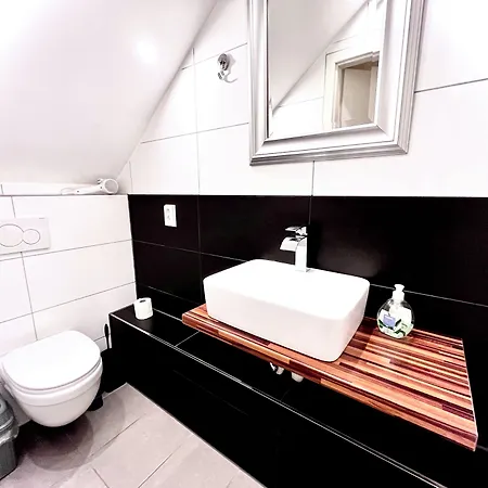Orchard Frankfurt - Trade Fair Airport 3*