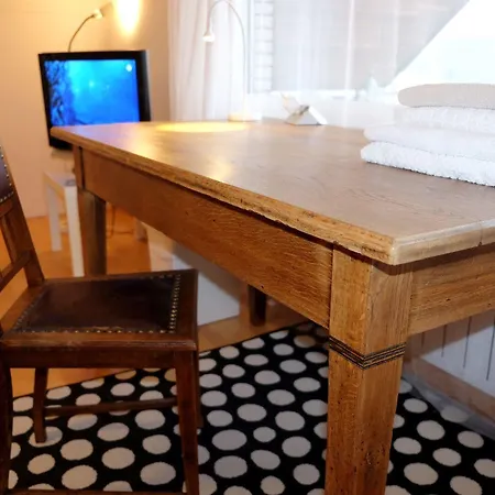 Orchard Frankfurt Schlüsseltresor Frühstückspension 5*