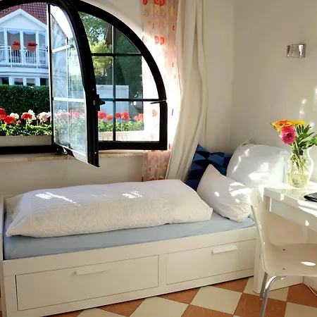 Orchard Frankfurt Bed & Breakfast