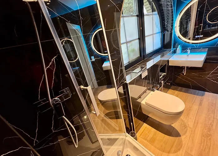 فندق مبيت وإفطار Orchard Frankfurt 5*