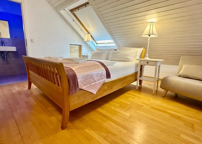 Villa Orchard Frankfurt - Trade Fair Airport Kriftel