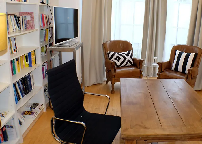 Bed & Breakfast Orchard Frankfurt 5*