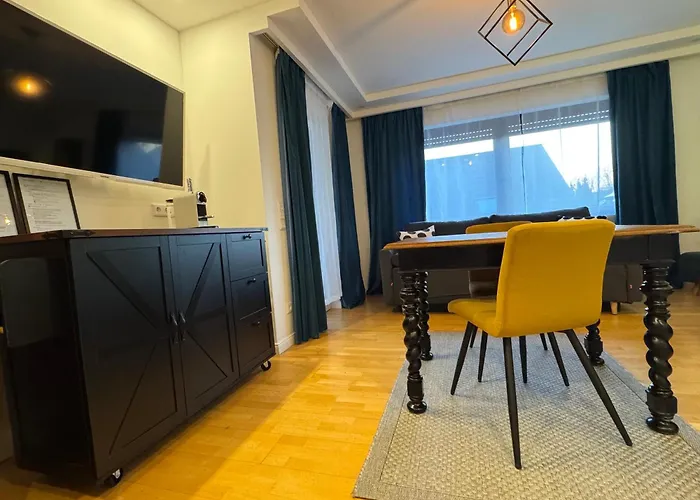 Villa Orchard Frankfurt - Trade Fair Airport Bed & Breakfast