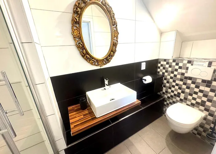 Villa Orchard Frankfurt - Trade Fair Airport Kriftel